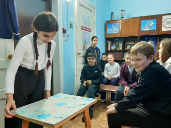 Развлекательная программа «Как встречают Новый год люди всех земных широт…»
