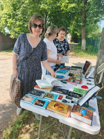 "Родник православной книги" на "Троицких гуляниях"