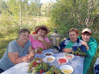 Краеведческая экспедиция в барский сад помещиков Хрощинских